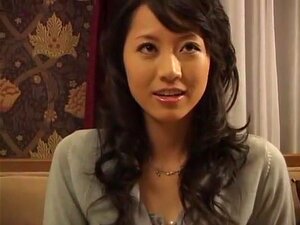 Geile japanische Schlampe Kozue Morino in den besten Dildos /