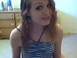 Erlebe eine heiße Nacht mit dieser jungen Webcam-Göttin. Sie wird