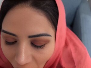 Sex mit der Bürosekretärin, die nass und wässrig vor Geilheit und