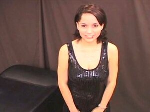 Jessica Busty Spinner Chick Cums reitet auf dem Sybian