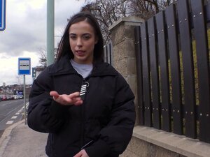 Anastasia Brokelyn avaa pillunsa huulet intohimoiselle panolle