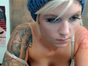 Loira Linda Cums com o dobro