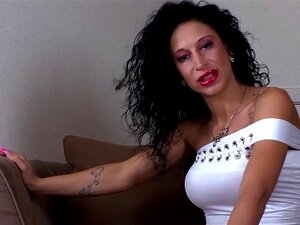 Eurohure lutscht riesigen schwarzen Schwanz