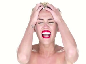 Miley Cyrus - Wrecking Ball (2013) ORIGINAL Ingen censurerad!