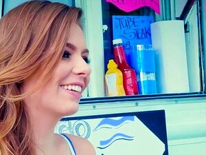 Brazzers Exxtra - Алекс Блејк Шон Лоулес - W