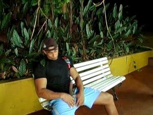 Hullu latino tupla-anaali