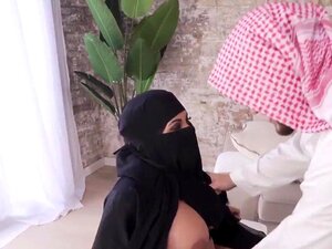 Pornomusikvideo mit einer betrügenden  muslimischen  Ehefrau, die von
