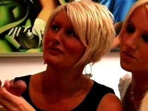 CFNM Euro-Cougars sammeln Sperma für ihren Cum-Bucket, c. CFNM Euro