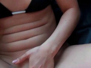 Petite Süße findet sich mit geilem großen C gestopft wieder