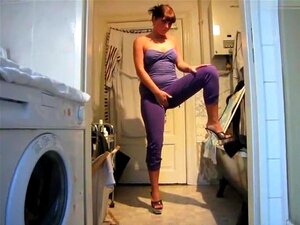 Пишање у хеланкама кошуљу,