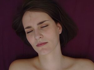 Amateurmädchen erreicht ihren ersten Muschi-Orgasmus. Wunderschöne