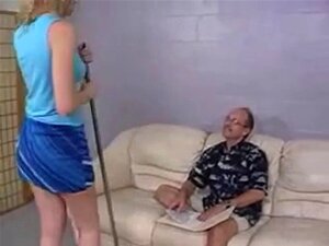 Blond Meisje Gets Haar Poesje Played Met Stroking Oud C