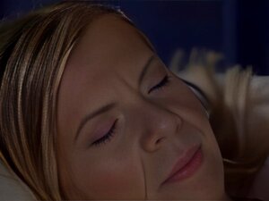 Behaarte Muschi Oma Mund wird von ihrem Liebhaber nach der Muschi