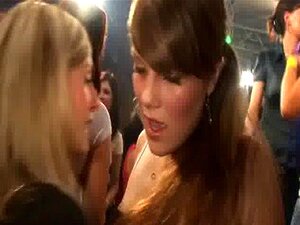 Männer ficken Wangen in heißen Posen