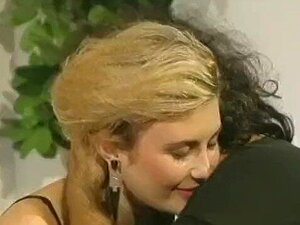 Queens in Danger - Szene 4