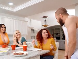 Das Frühstück wird zu einem heißen Vierer für die lüsternen Engel