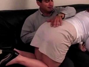 Spanking bekommt eine BBW-Amateurin in ihrer Beförderung