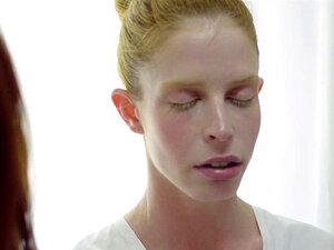 Mormonen-Babe wirft Garage ab