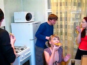 Erlebe einen unvergesslichen wilden Hardcore-Partyabend mit versaute