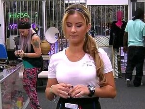 XXX PAWN - Kellnerin verzweifelt nach Geld verkauft am Ende ihren