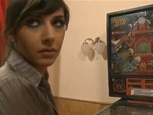 Französische Dilettantin raucht einen Blowjob und bekommt eine Ladung