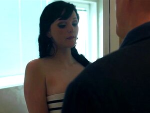 Mollige britische Hausfrau wird in der Küche gefickt