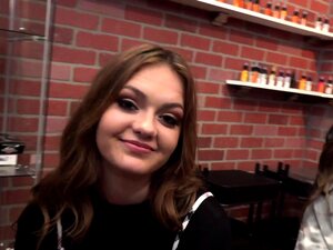 Die weißen Zwillinge bekommen Tattoos und lutschen dann einen großen