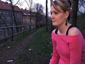 PublicAgent Meggie seetles varten Seksiä Käteistä kirkon takana