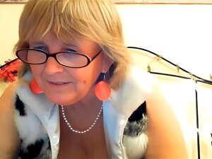 Напуцана бака игра се са својом пичком