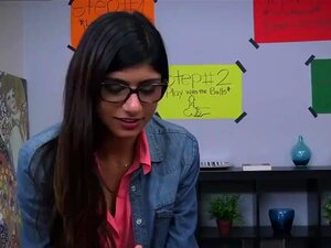 Dünne Süße reitet den großen Schwanz von BJ Lescomrades