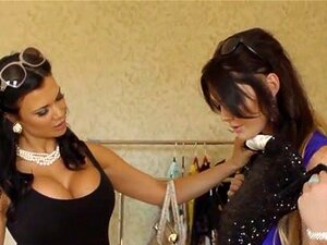 Buste glam femdoms doggystyling vastgebonden voyeur. Buste Glam