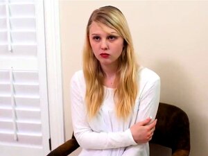 Süße auf der Toilette, die Sperma isst, seit ich ein kleines