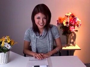 La fabuleuse japonaise Azumi Harusaki en lingerie la plus chaude, clip