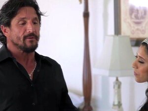 La figliastra riceve uno schizzo di sperma, la figliastra riceve una