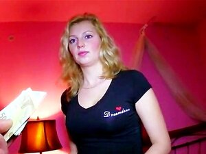 Blonde Amateurin nimmt Geld und wird hart im POV-Stil durchgenommen