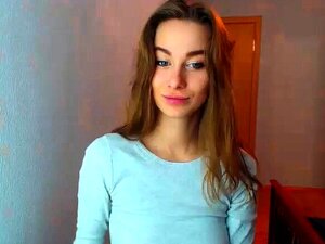 Schau dir diese verführerischen Blondinen und Rothaarigen an, wie sie