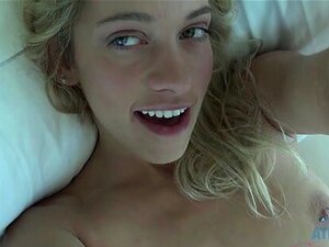 Khloe Kapri in Khloe wacht auf und will dich wieder ficken -