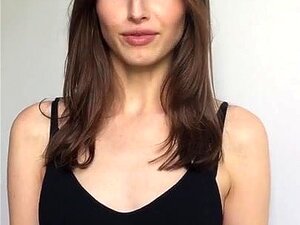 Casting - Intro und Laufsteg - Große schlanke Brünette mit langen