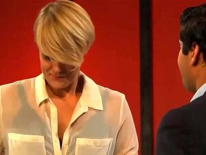 Sigrid Bonde Tusvik Amateur drückt lustiges Melken aus