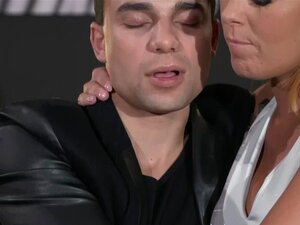 MAMAN chaude salope et belle-mère bronzée, j'aimerais baiser,