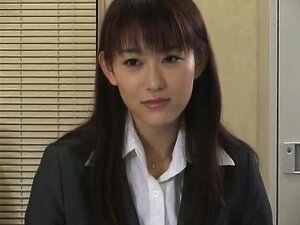 Shou Nishino in een nieuw kantoor