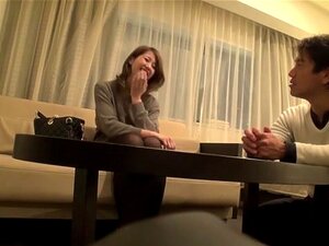 Geile japanische Hure in heißestem HD, Dreier-JAV-Video