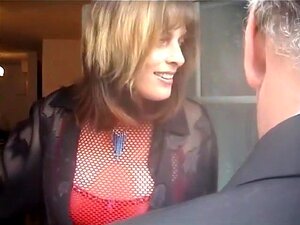 Heiße Action mit dem älteren Boss In Charge, Lynn ist eine schlanke