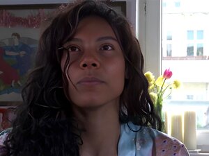 Ersties: Sexy Colombiaanse babe masturbeert in de middagzon
