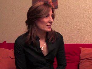 Geile Ferienhausbesuche - Zwei MILFs und ein Mann