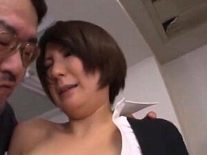 Der begehrte japanische Lehrer Ryo Sena hat Sex mit zwei geilen