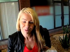 Unglaubliche Sexszene mit einer heißen Braut. Genieße die