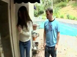 Großschwanz-Hengst bekommt einen Blowjob von einer großtittigen