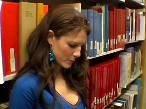 Sündiger brünetter schatz jenni lee genießt einen großen penis