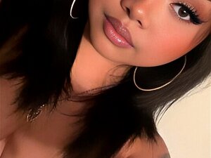 Latina VON Model @brx.ndxvv auf IG liebt es, eine Schlampe zu sein,
